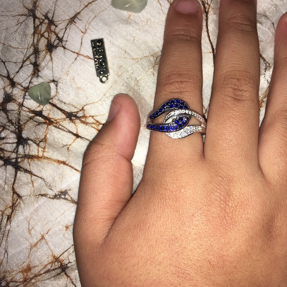 🐇SOLD🐇 925 Sterling Silver Sapphire & Topaz Ring